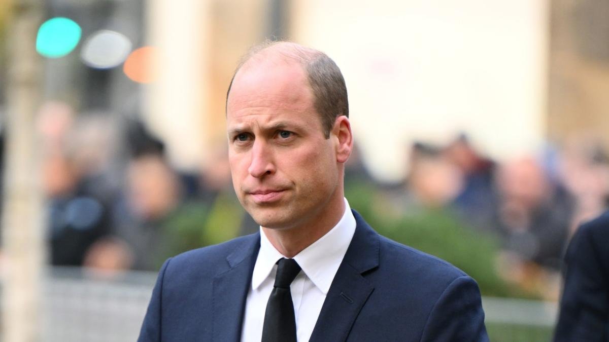 Royal Experts Say Prince William Pulling Out of Memorial Is “Worrying” and “Concerning”