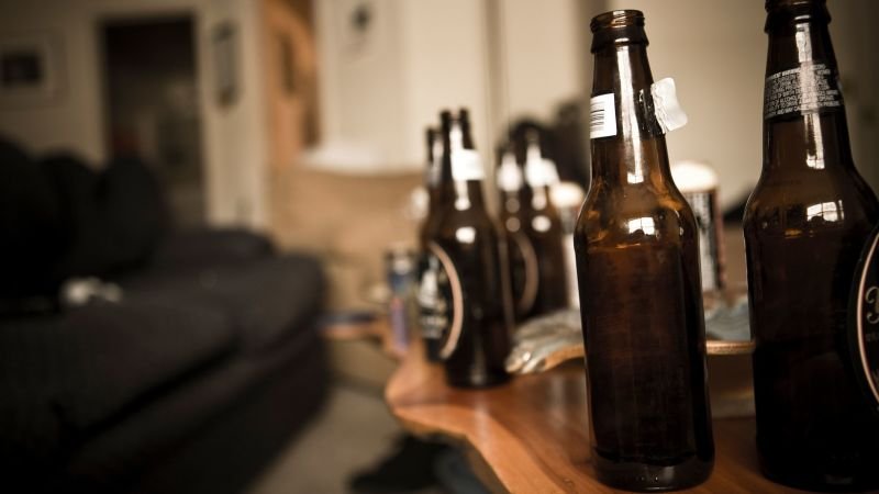 Excessive alcohol drinking drove about 488 deaths per day during the pandemic, CDC says