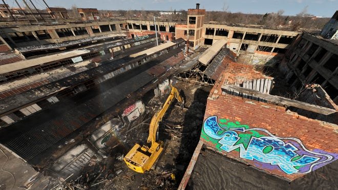 Packard Plant to be fully torn down by year’s end as city seeks new auto plant: Duggan