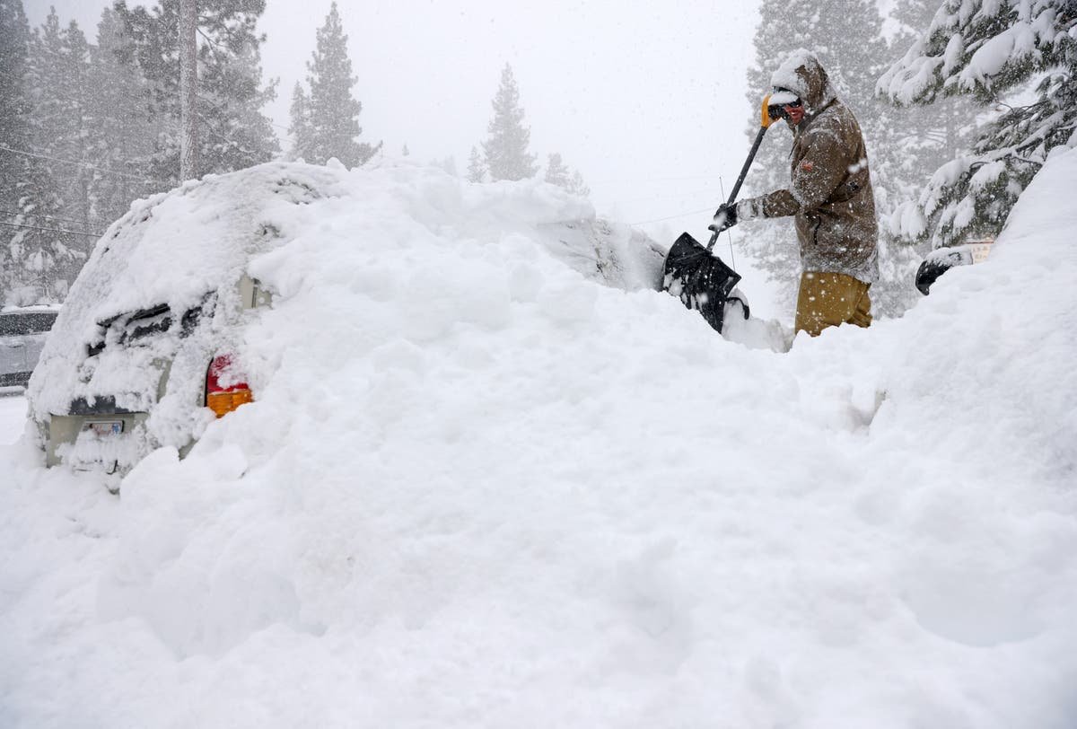 California blizzard shuts down roads and ski resorts as heavy snow and winds continue: Live updates