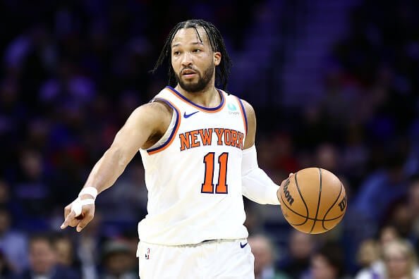 Knicks star Jalen Brunson out with left knee injury vs. Cavaliers