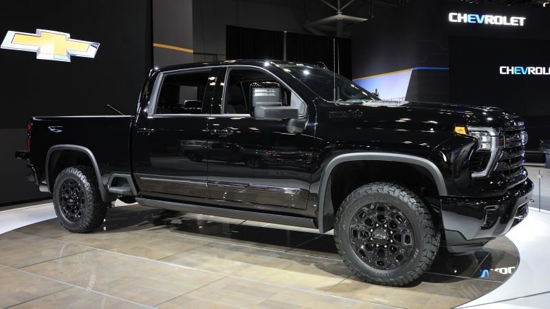 General Motors recalls nearly 820,000 pickup trucks