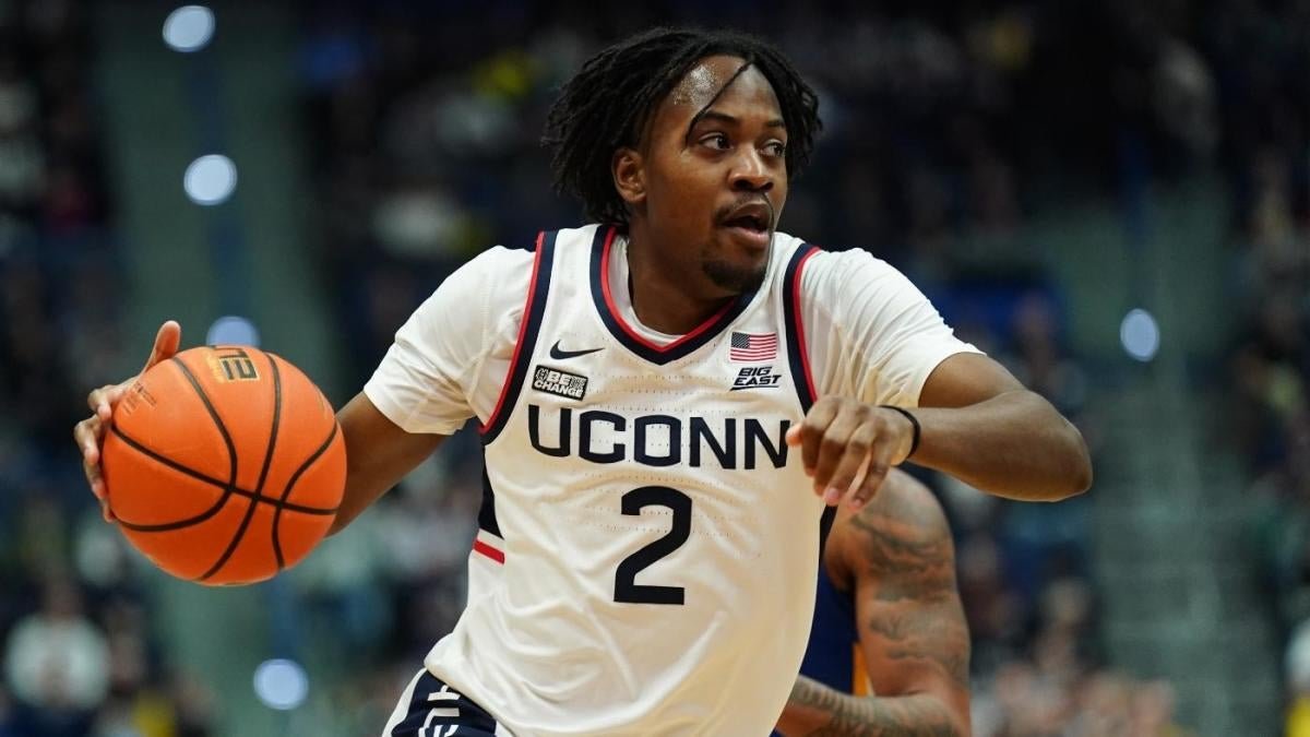 2024 March Madness predictions: Expert picks, Elite Eight odds for UConn vs. Illinois, Alabama vs. Clemson