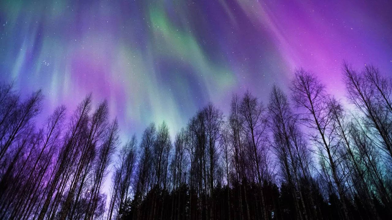 Double Solar Storm Alert: NOAA Alerts For Geomagnetic Storm Hit Today, May Spark Auroras | Technology & Science News