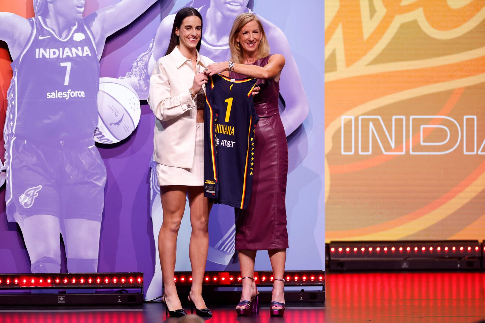 Caitlin Clark selected by Indiana Fever with No. 1 pick in 2024 WNBA Draft